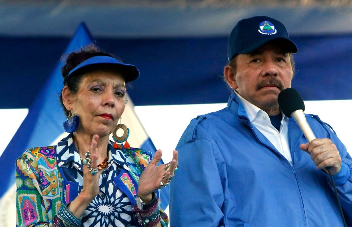 Ni Presidente Daniel Ortega ti Nicaragua ken ti asawana a ni Vice President Rosario Murillo. (AP)